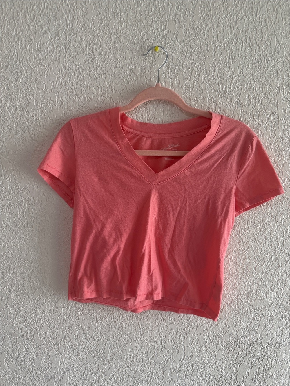 Universal Thread Coral V-Neck Cropped Tee